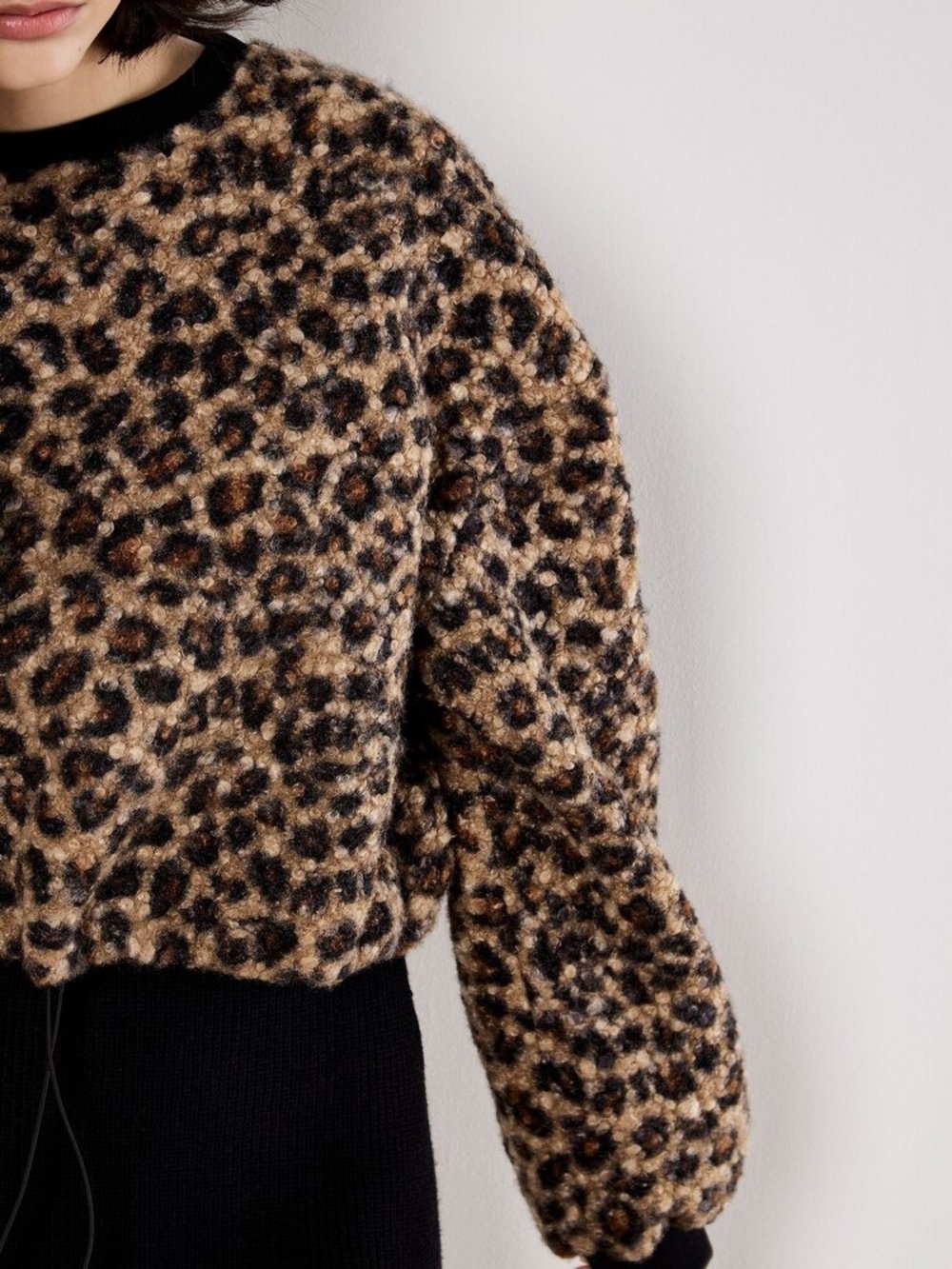 Apricot ๐ - super cute leopard sherpa with draw string - Picture 5 of 7